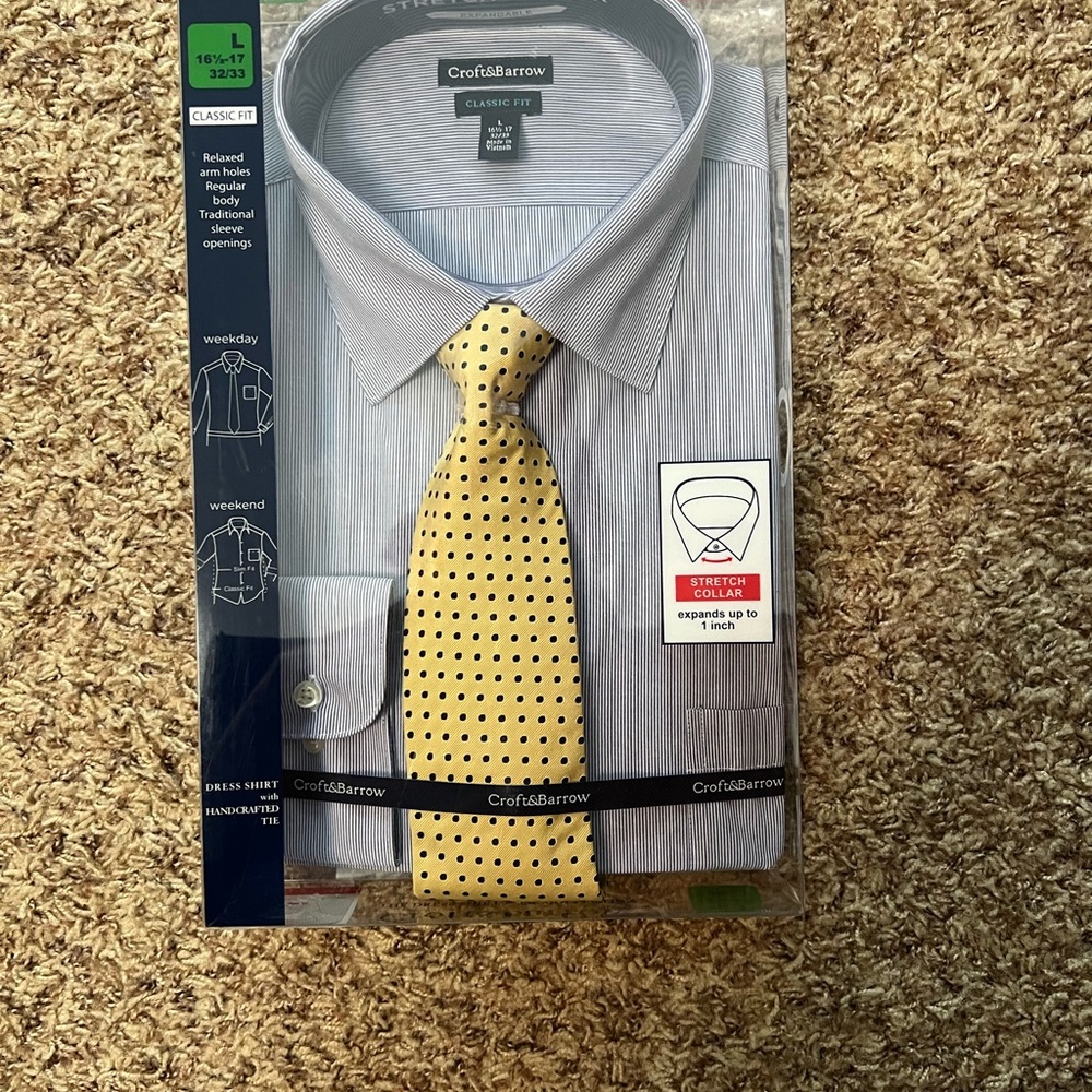 Kohl's Croft & Barrow Men's Blue Dress Shirt with Yellow Polka Dot Tie